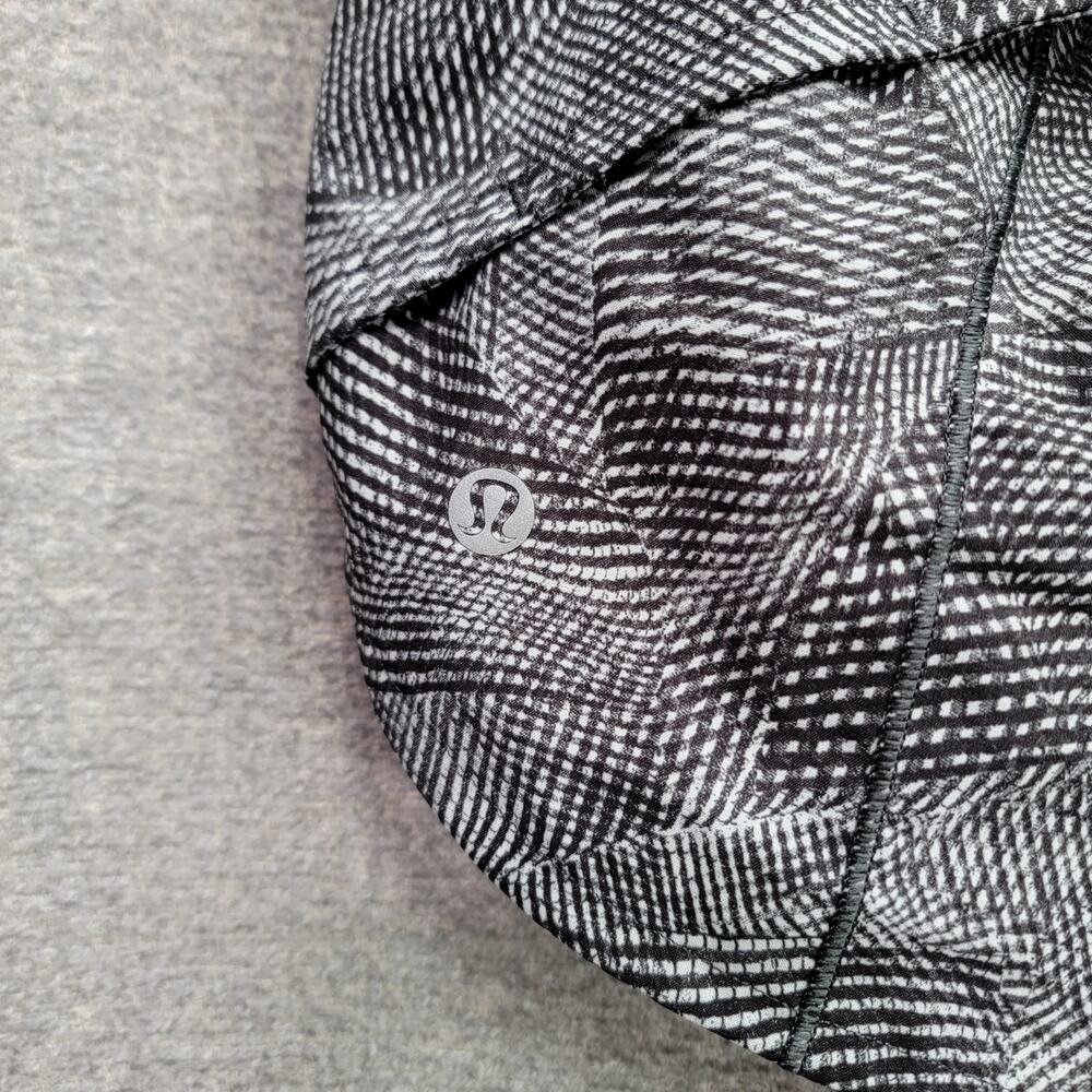 Lululemon Speed Up Running Shorts, Size 6 - image 4